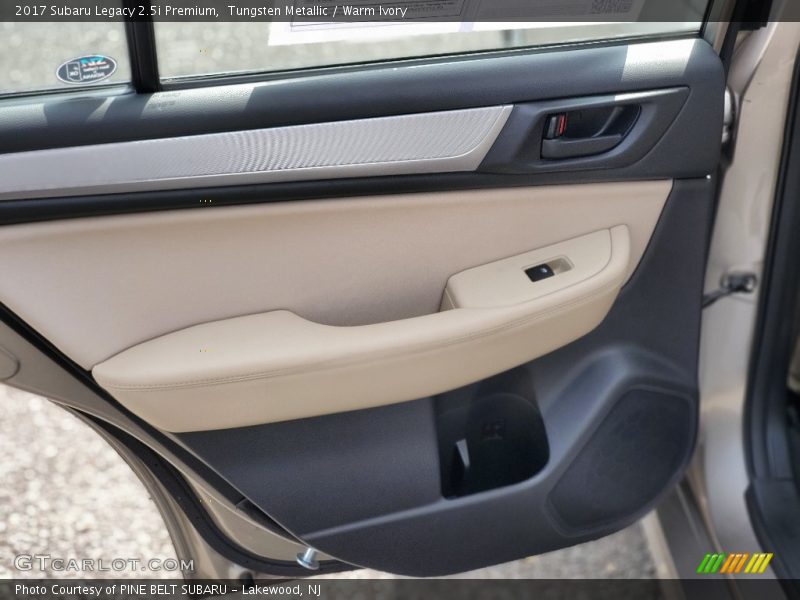 Tungsten Metallic / Warm Ivory 2017 Subaru Legacy 2.5i Premium