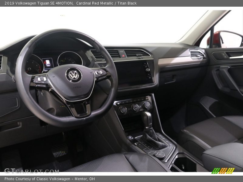 Cardinal Red Metallic / Titan Black 2019 Volkswagen Tiguan SE 4MOTION