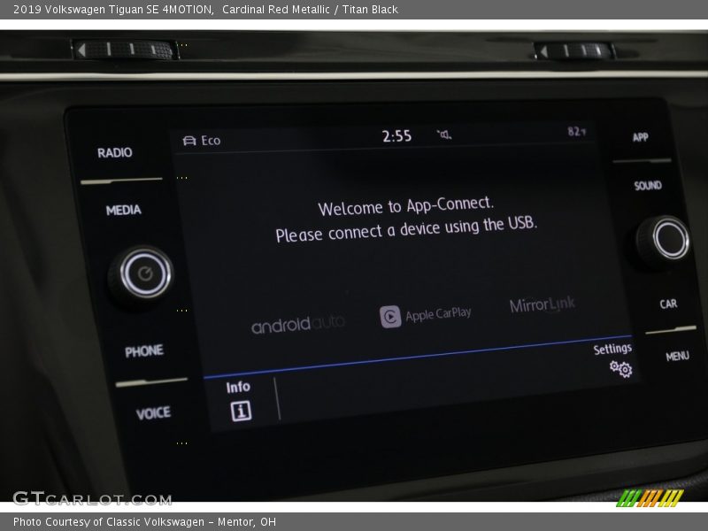 Cardinal Red Metallic / Titan Black 2019 Volkswagen Tiguan SE 4MOTION