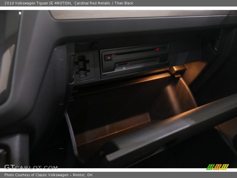 Cardinal Red Metallic / Titan Black 2019 Volkswagen Tiguan SE 4MOTION