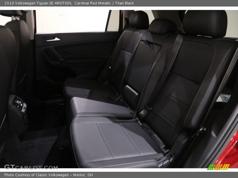 Cardinal Red Metallic / Titan Black 2019 Volkswagen Tiguan SE 4MOTION