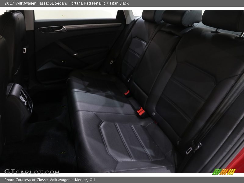 Fortana Red Metallic / Titan Black 2017 Volkswagen Passat SE Sedan
