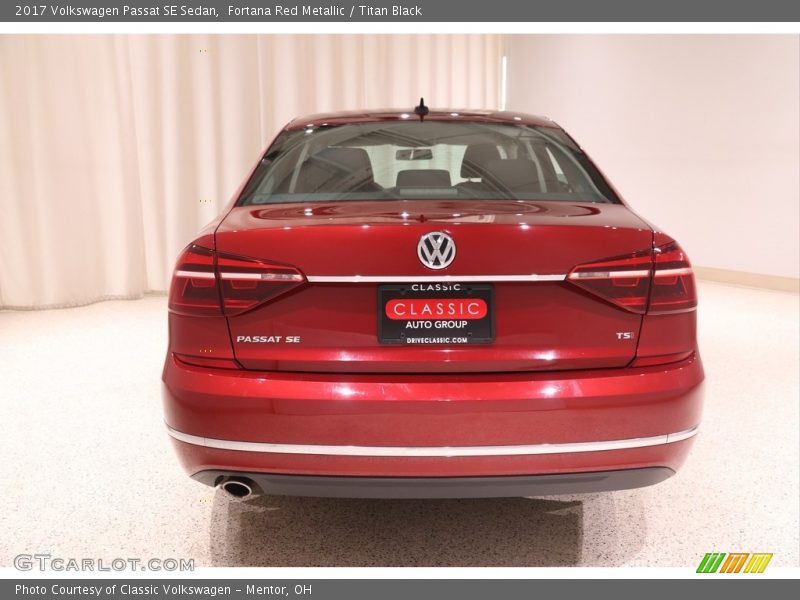 Fortana Red Metallic / Titan Black 2017 Volkswagen Passat SE Sedan