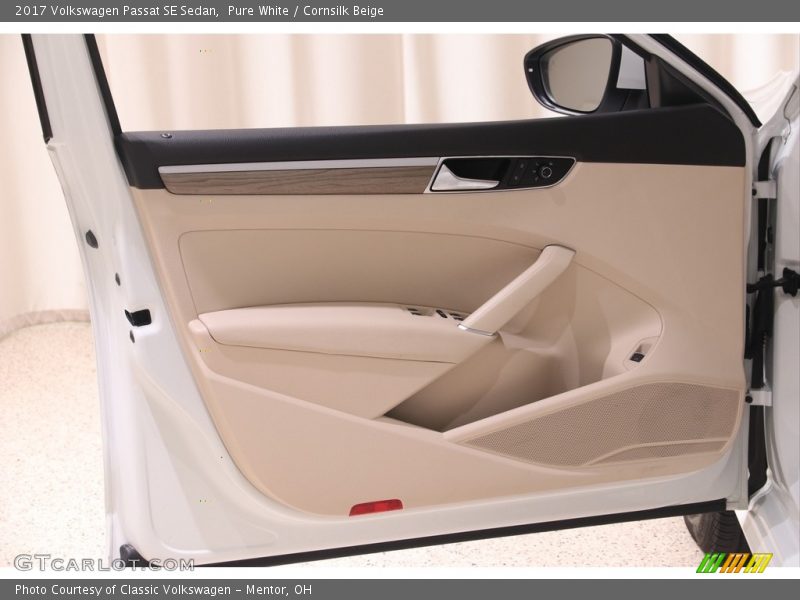 Pure White / Cornsilk Beige 2017 Volkswagen Passat SE Sedan