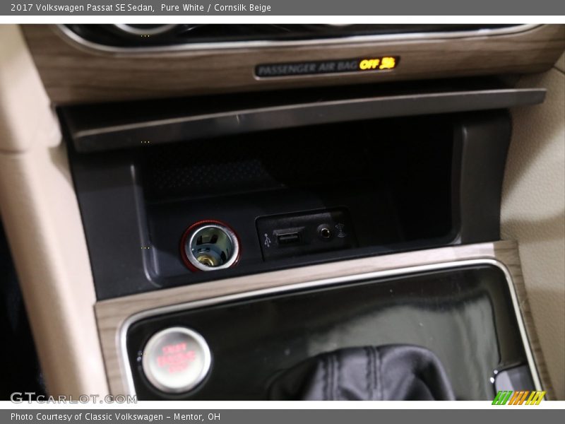 Pure White / Cornsilk Beige 2017 Volkswagen Passat SE Sedan