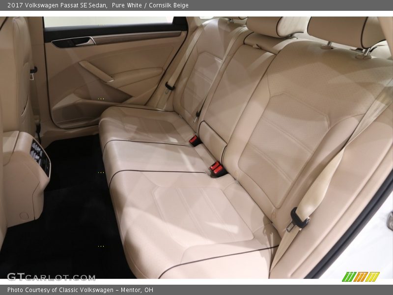 Pure White / Cornsilk Beige 2017 Volkswagen Passat SE Sedan