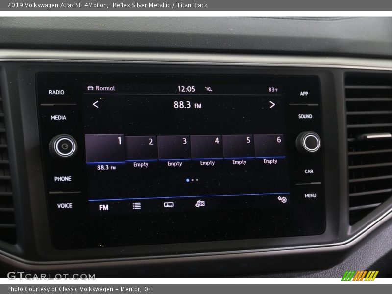 Reflex Silver Metallic / Titan Black 2019 Volkswagen Atlas SE 4Motion