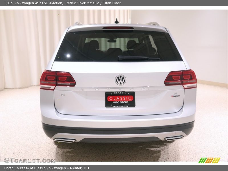 Reflex Silver Metallic / Titan Black 2019 Volkswagen Atlas SE 4Motion