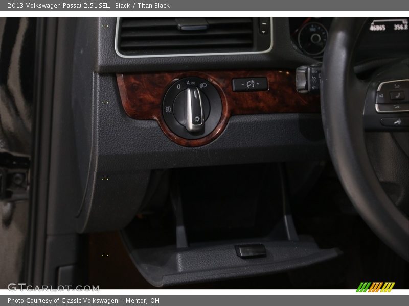Black / Titan Black 2013 Volkswagen Passat 2.5L SEL