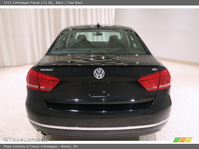 Black / Titan Black 2013 Volkswagen Passat 2.5L SEL