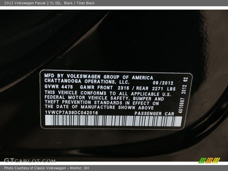 Black / Titan Black 2013 Volkswagen Passat 2.5L SEL