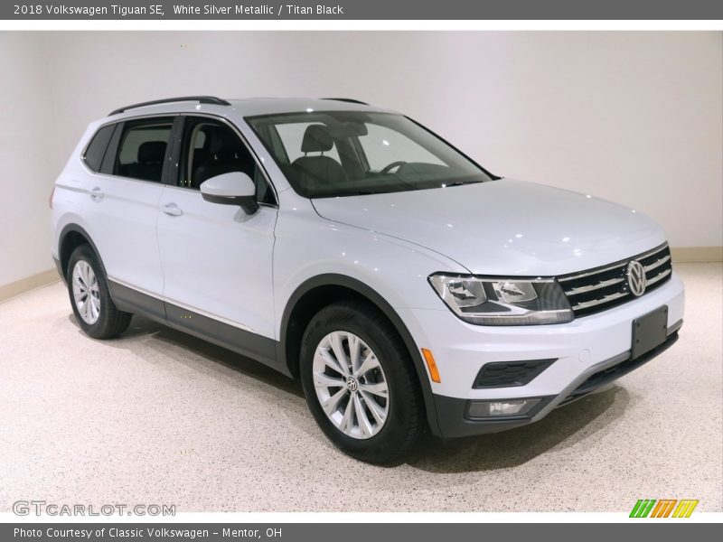 Front 3/4 View of 2018 Tiguan SE