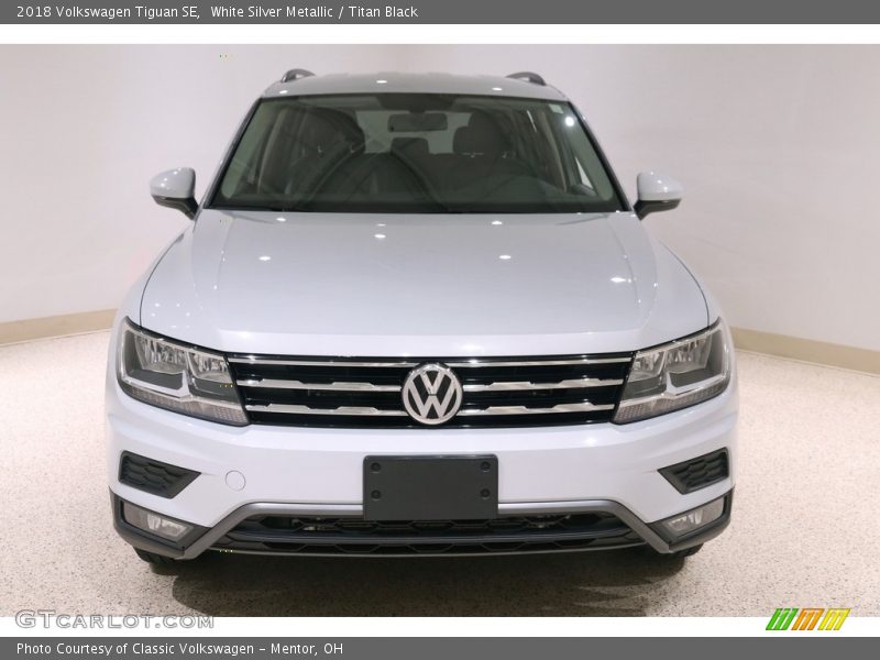 White Silver Metallic / Titan Black 2018 Volkswagen Tiguan SE