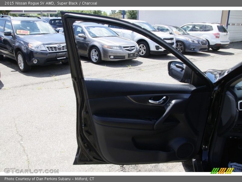 Super Black / Charcoal 2015 Nissan Rogue SV AWD