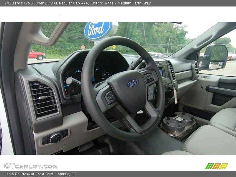 Oxford White / Medium Earth Gray 2020 Ford F250 Super Duty XL Regular Cab 4x4