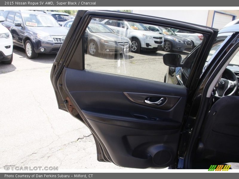 Super Black / Charcoal 2015 Nissan Rogue SV AWD