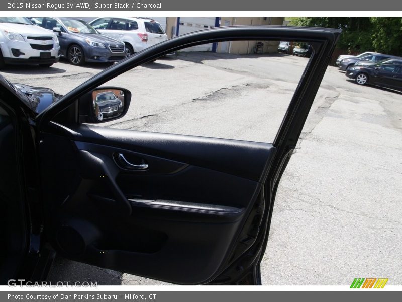 Super Black / Charcoal 2015 Nissan Rogue SV AWD