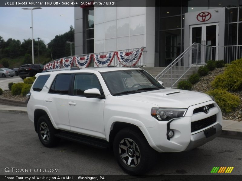 Super White / Black 2018 Toyota 4Runner TRD Off-Road 4x4