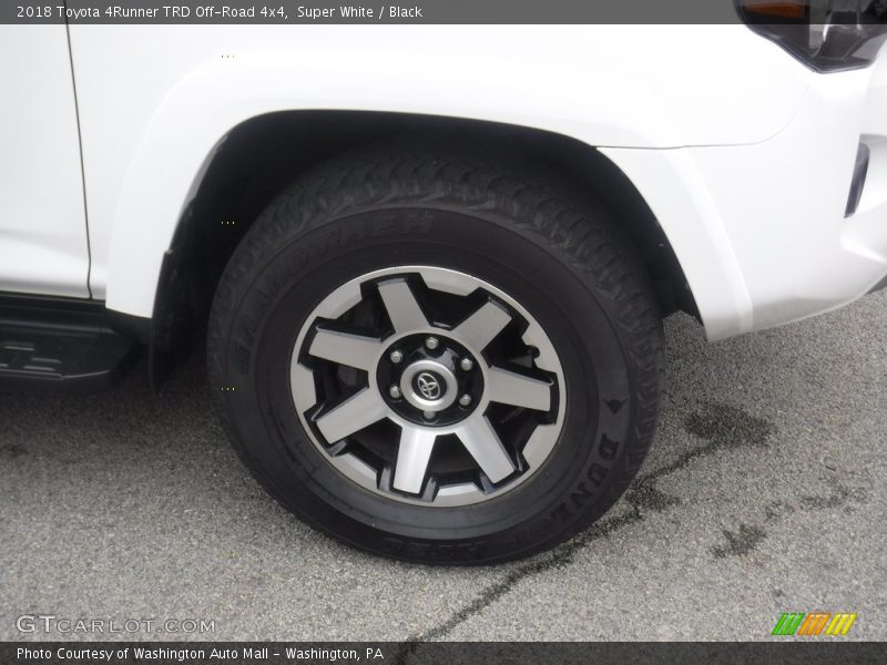 Super White / Black 2018 Toyota 4Runner TRD Off-Road 4x4