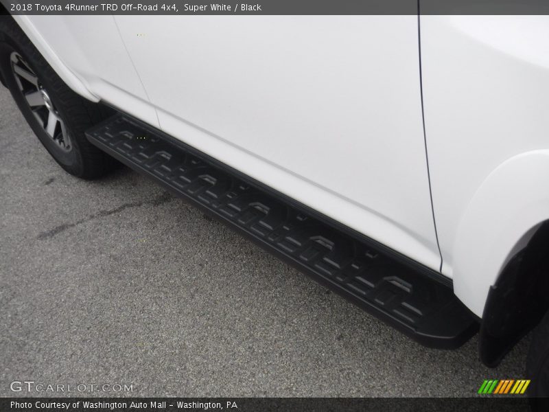 Super White / Black 2018 Toyota 4Runner TRD Off-Road 4x4