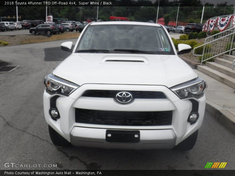 Super White / Black 2018 Toyota 4Runner TRD Off-Road 4x4