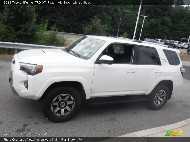 Super White / Black 2018 Toyota 4Runner TRD Off-Road 4x4