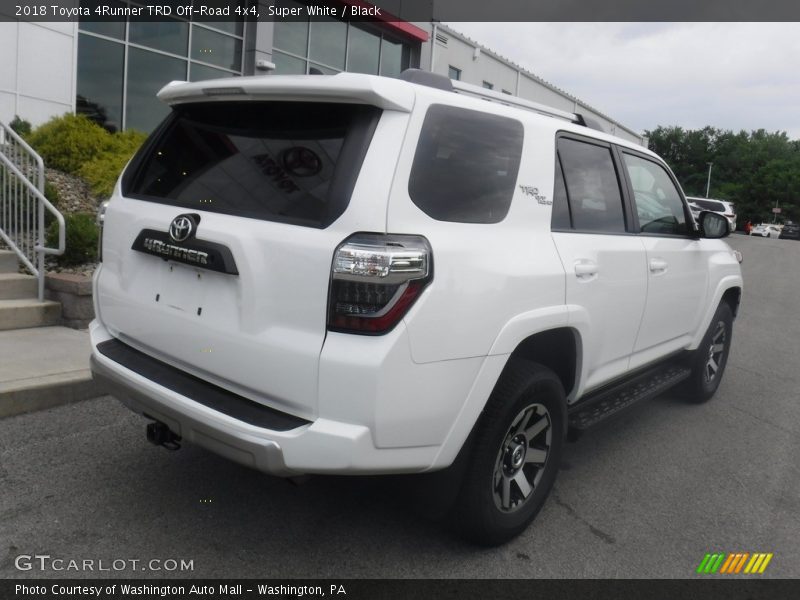 Super White / Black 2018 Toyota 4Runner TRD Off-Road 4x4
