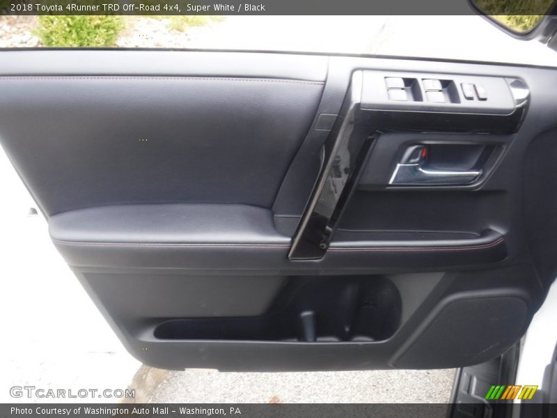 Super White / Black 2018 Toyota 4Runner TRD Off-Road 4x4
