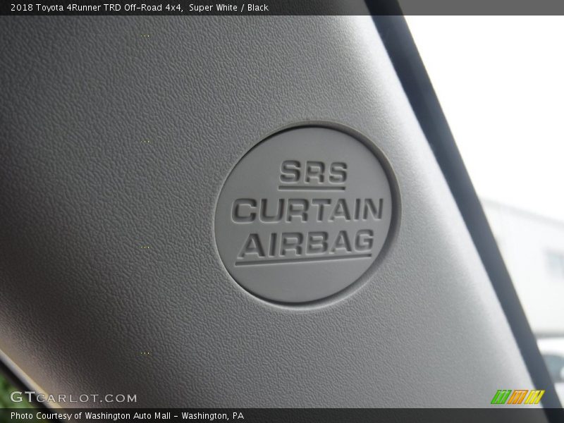 Super White / Black 2018 Toyota 4Runner TRD Off-Road 4x4