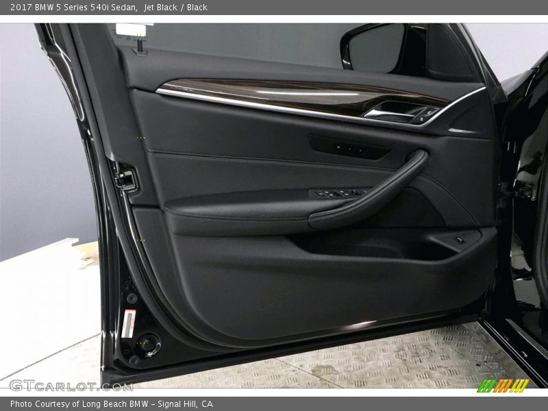 Jet Black / Black 2017 BMW 5 Series 540i Sedan
