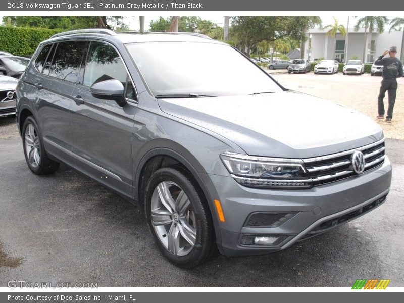 Platinum Gray Metallic / Titan Black 2018 Volkswagen Tiguan SEL