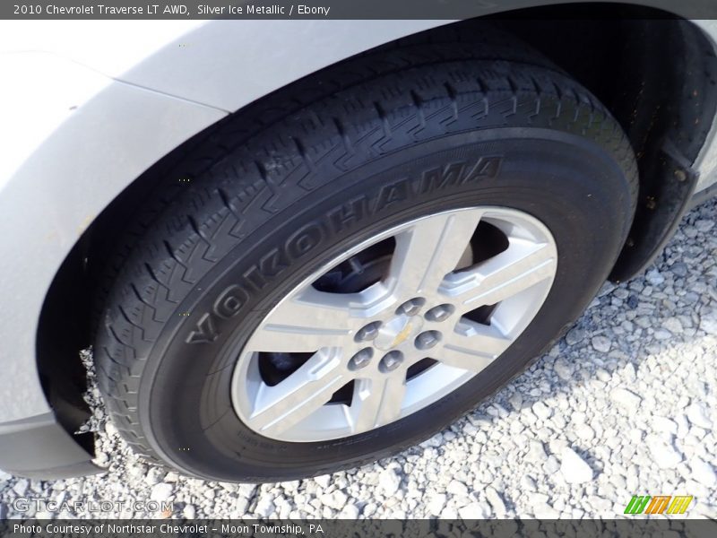 Silver Ice Metallic / Ebony 2010 Chevrolet Traverse LT AWD