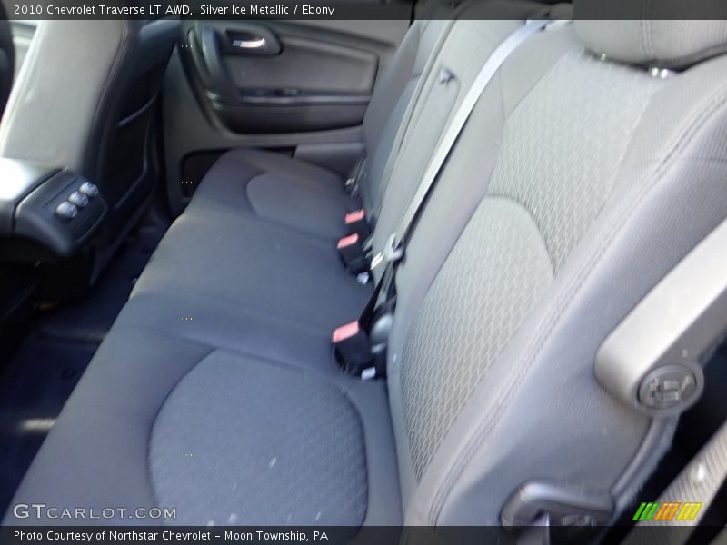 Silver Ice Metallic / Ebony 2010 Chevrolet Traverse LT AWD