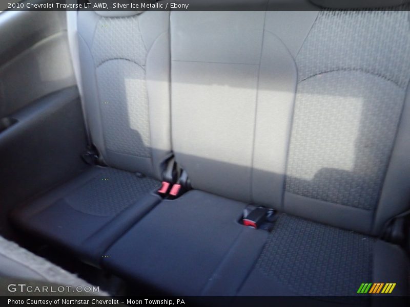Silver Ice Metallic / Ebony 2010 Chevrolet Traverse LT AWD