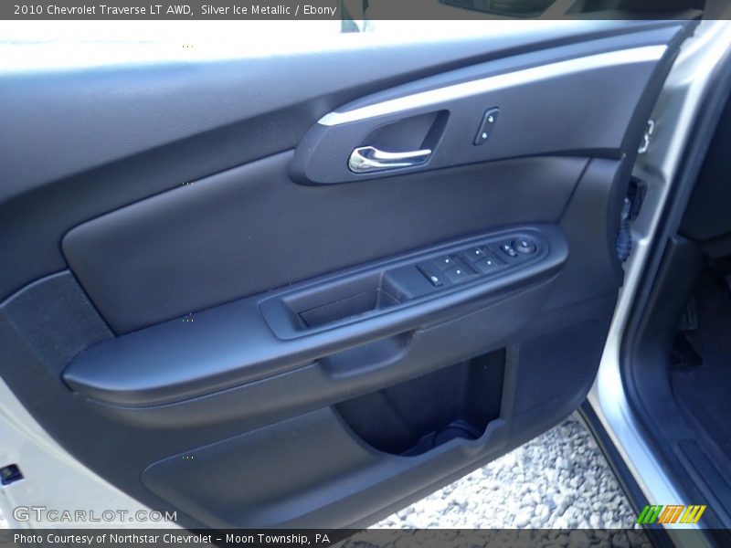 Silver Ice Metallic / Ebony 2010 Chevrolet Traverse LT AWD