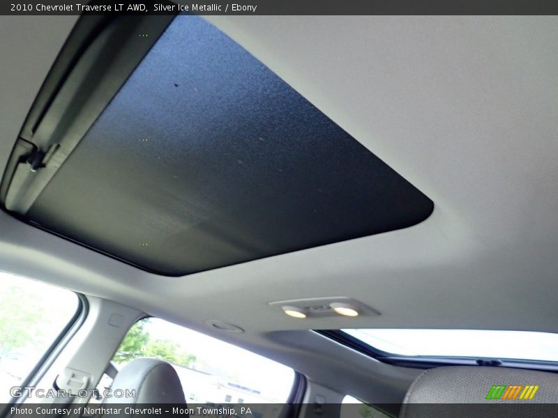 Silver Ice Metallic / Ebony 2010 Chevrolet Traverse LT AWD