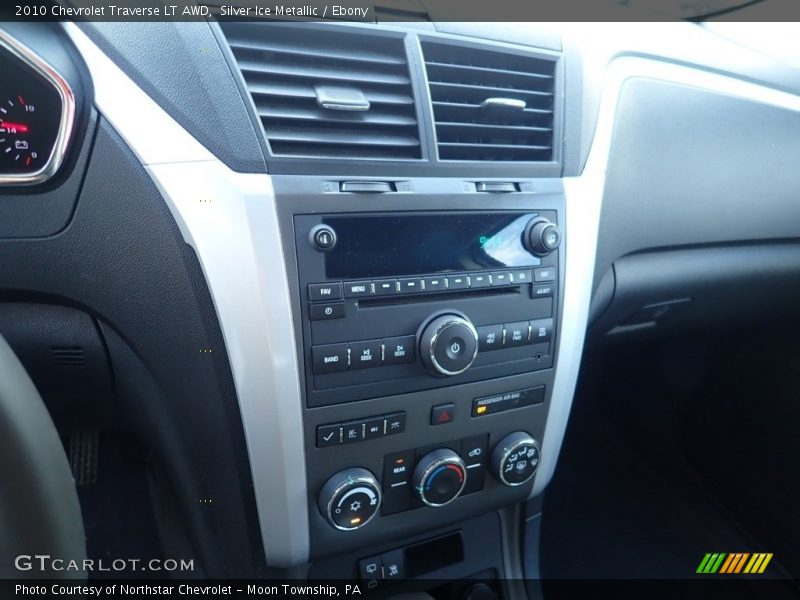Silver Ice Metallic / Ebony 2010 Chevrolet Traverse LT AWD