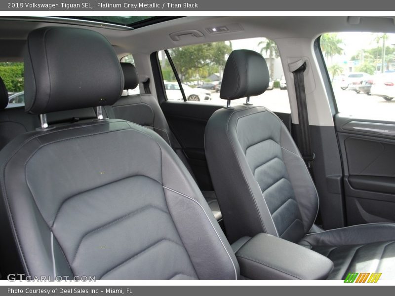 Platinum Gray Metallic / Titan Black 2018 Volkswagen Tiguan SEL