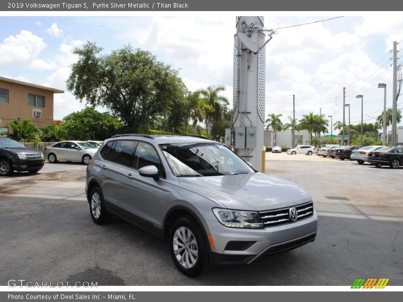 Pyrite Silver Metallic / Titan Black 2019 Volkswagen Tiguan S