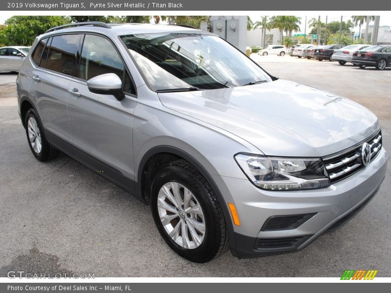 Pyrite Silver Metallic / Titan Black 2019 Volkswagen Tiguan S