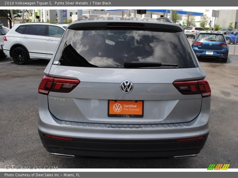 Pyrite Silver Metallic / Titan Black 2019 Volkswagen Tiguan S