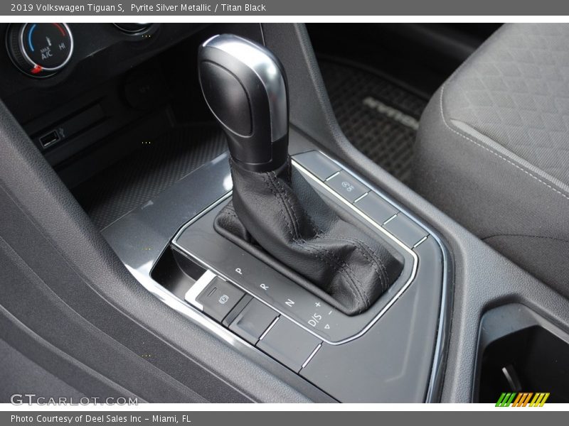 Pyrite Silver Metallic / Titan Black 2019 Volkswagen Tiguan S