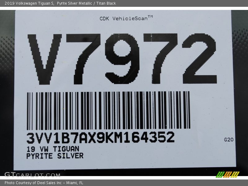 Pyrite Silver Metallic / Titan Black 2019 Volkswagen Tiguan S