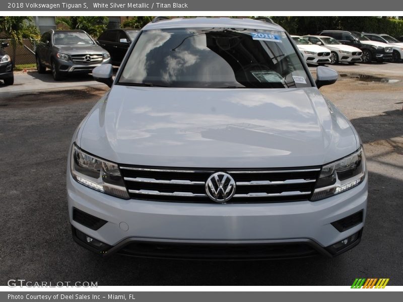 White Silver Metallic / Titan Black 2018 Volkswagen Tiguan S