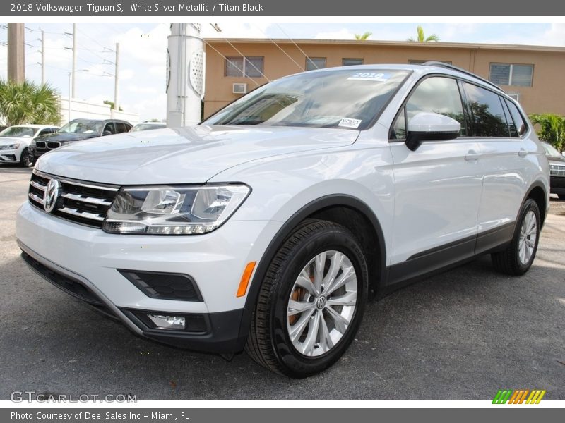 White Silver Metallic / Titan Black 2018 Volkswagen Tiguan S
