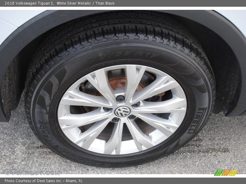 White Silver Metallic / Titan Black 2018 Volkswagen Tiguan S