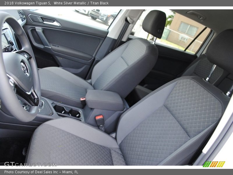 White Silver Metallic / Titan Black 2018 Volkswagen Tiguan S