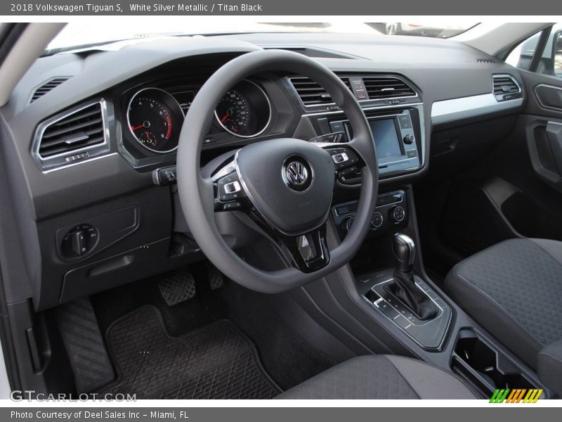 White Silver Metallic / Titan Black 2018 Volkswagen Tiguan S