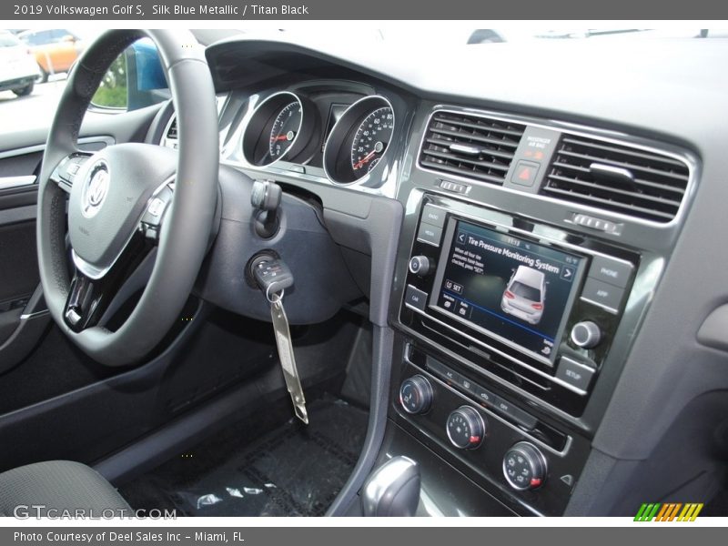 Silk Blue Metallic / Titan Black 2019 Volkswagen Golf S