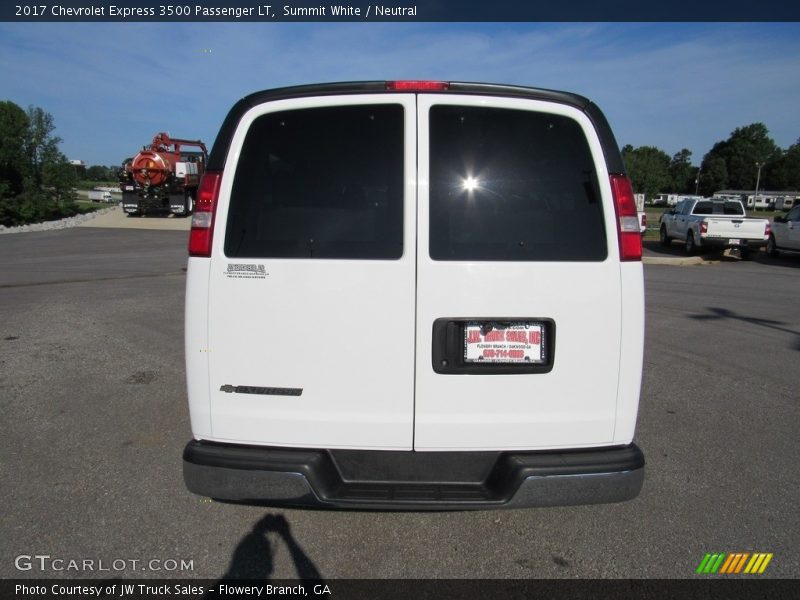 Summit White / Neutral 2017 Chevrolet Express 3500 Passenger LT